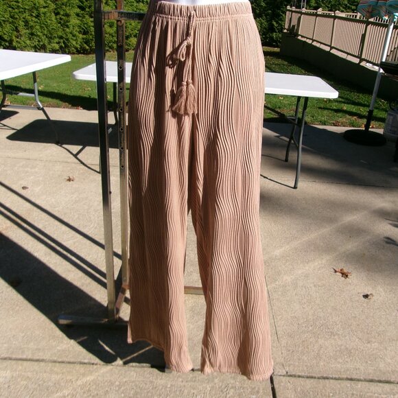 NWT SABRINA LAUREN CAMEL WAVY LINE KNIT PANTS S - Picture 1 of 1
